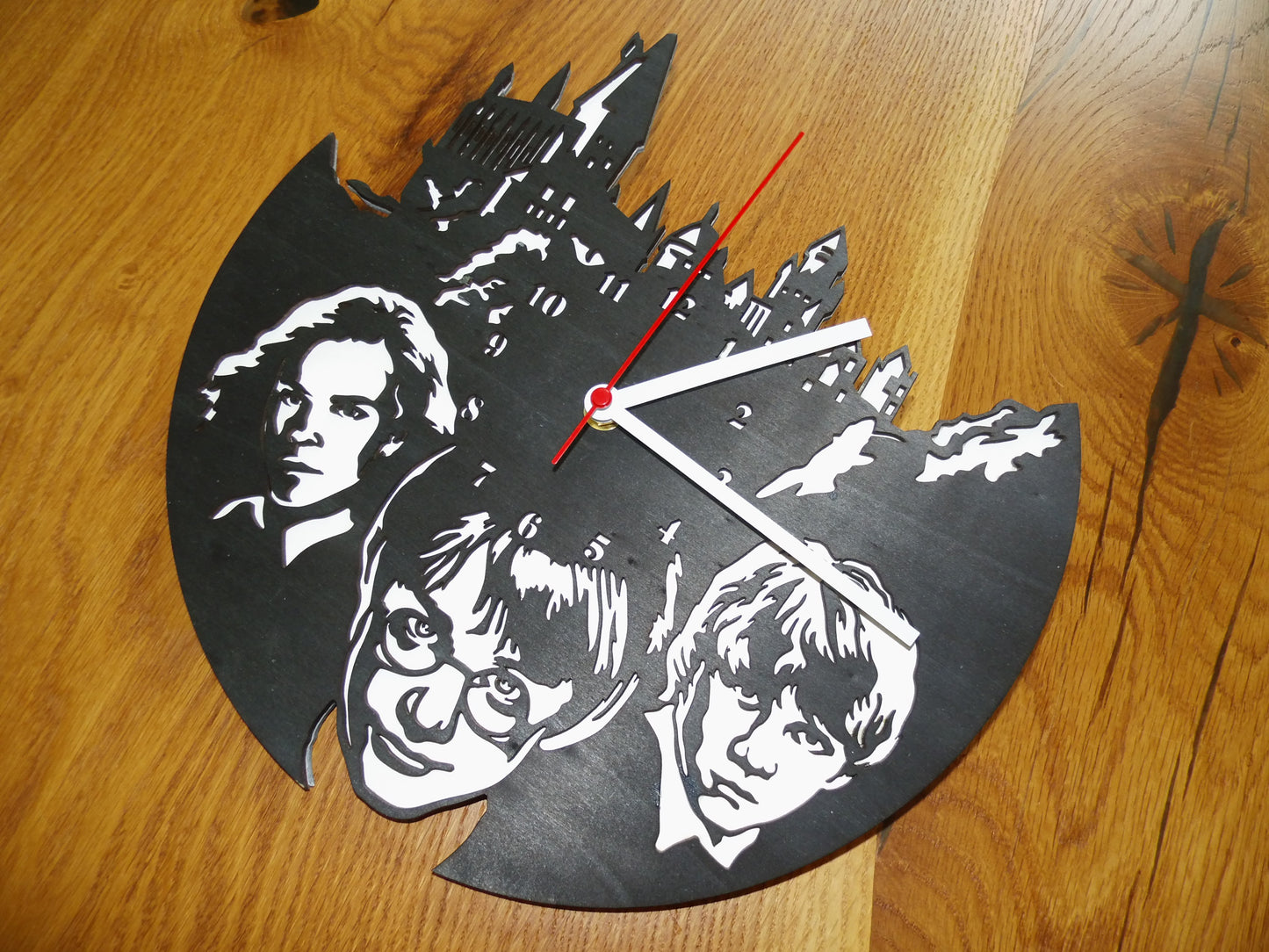 Kinder-Wanduhr "Harry Potter" - Mit den Freunden Hermine Granger und Ron Weasley in Hogwarts